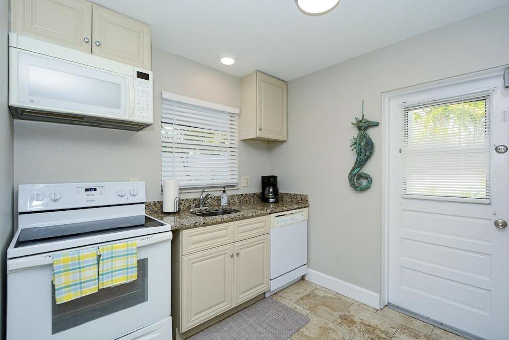 Canal 309 - Right In Siesta Key Village! Buitenkant foto